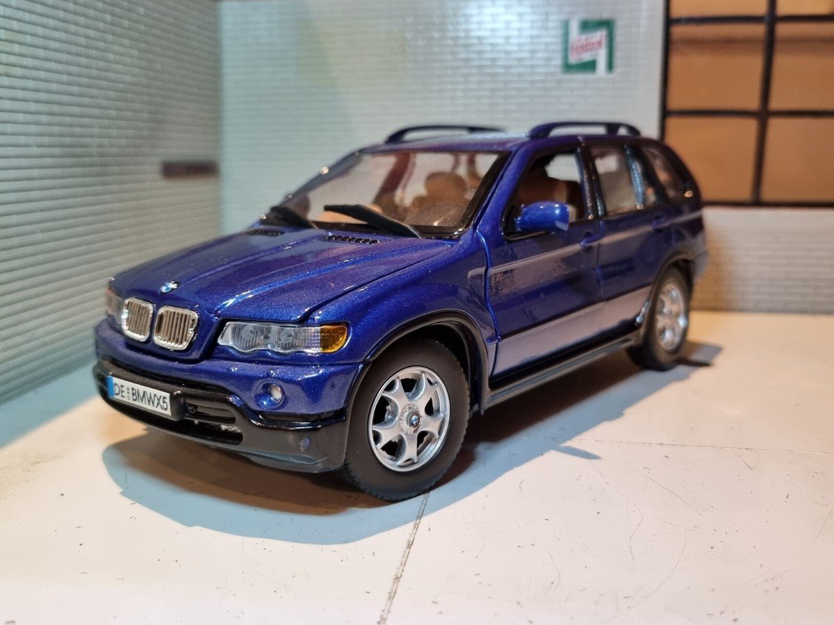 BMW E53 X5 4x4 Blue 4.4i V8 73254 E53 SUV 1999 Motormax 1:24