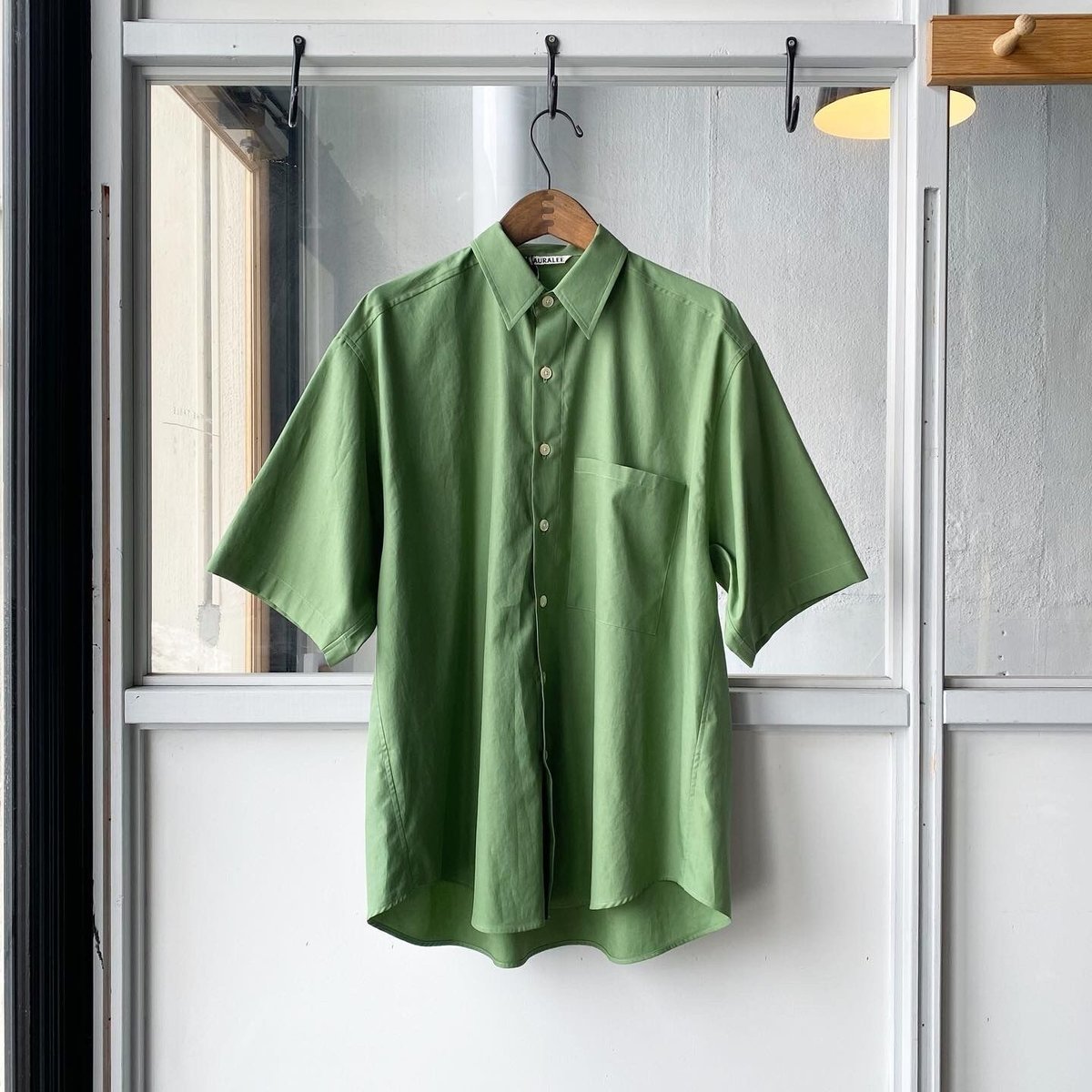 AURALEE WASHED FINX TWILL BIG HALF SLEEVED SH