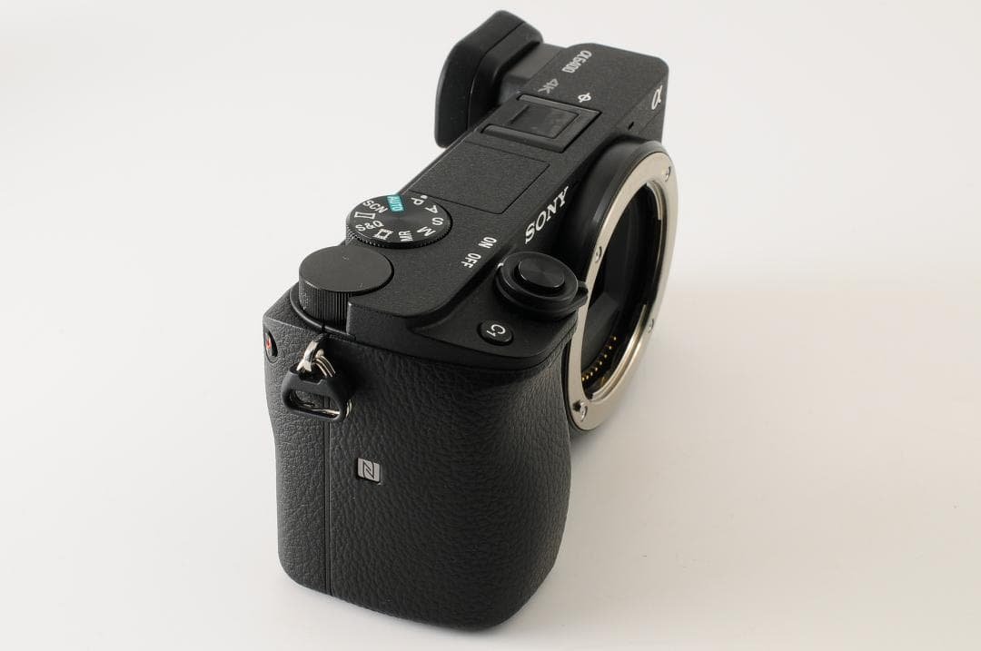 【美品】 SONY α6400 ダブルレンズキット 《ショット数 1650回》