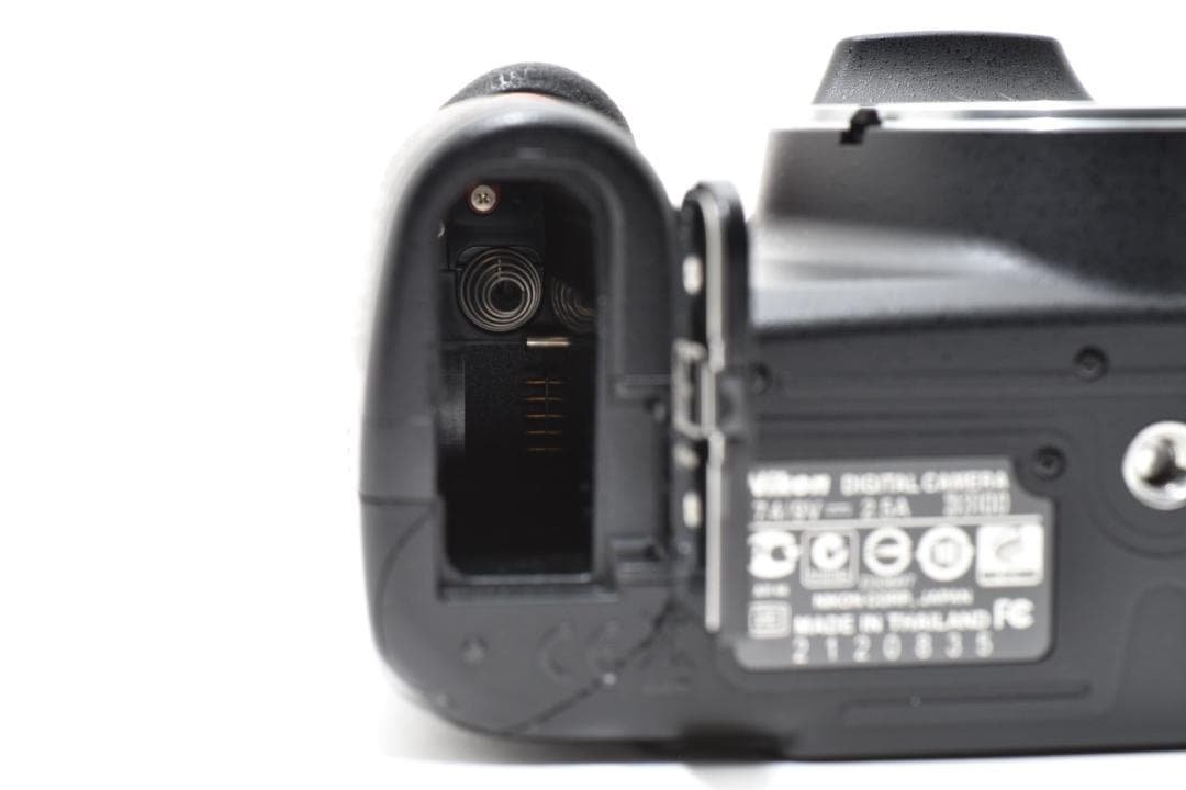 ★撮影枚数3371枚・液晶やや不良★ ニコン D3100 ボディ #21027