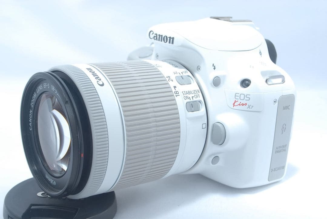 大人気⭐️ホワイト 一眼レフ Canon kiss X7⭐️高性能レンズ⭐️スマホ転送